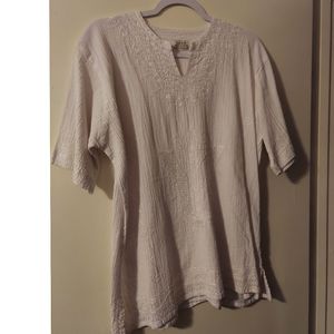 Di-Fa embroidered top